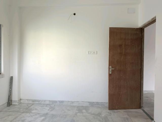 2 BHK Apartment in Santoshpur for resale Kolkata. The reference number is 20063586
