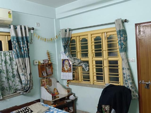 2 BHK Apartment in Santoshpur for resale Kolkata. The reference number is 20303215