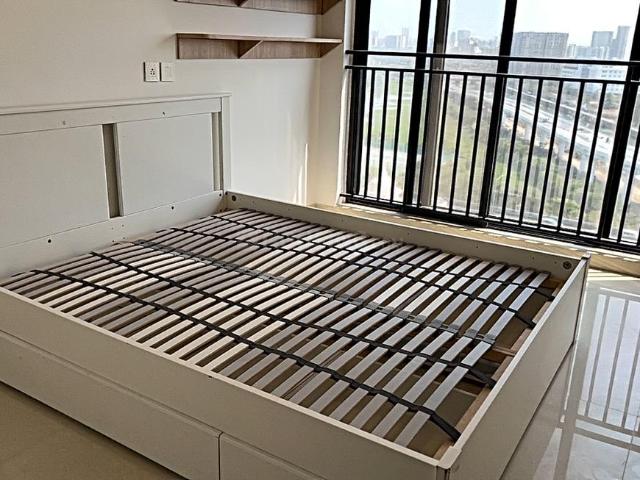 2 BHK Apartment in Santacruz East for resale Mumbai. The reference number is 19733296