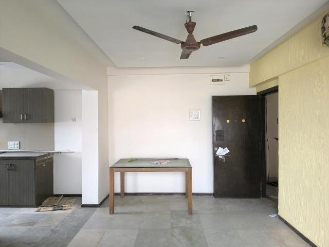 2 BHK Apartment in Santacruz East for resale Mumbai. The reference number is 20561676