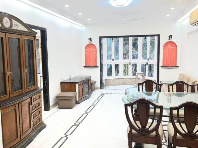 2 BHK Apartment in Santacruz West for rent Mumbai. The reference number is 19881648