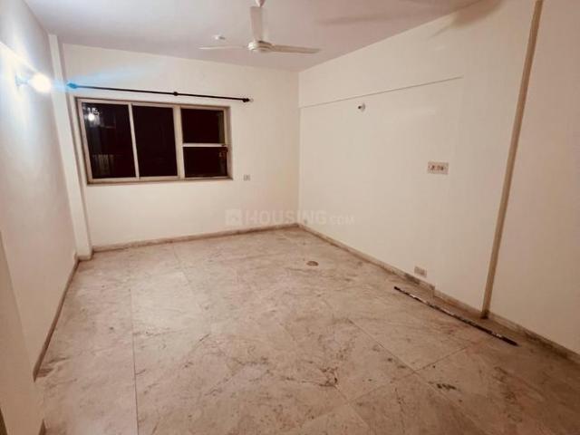 2 BHK Apartment in Santacruz West for rent Mumbai. The reference number is 20032187