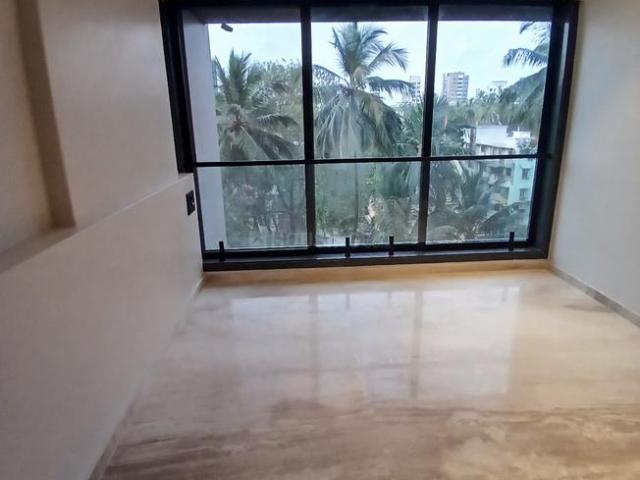 2 BHK Apartment in Santacruz West for resale Mumbai. The reference number is 18734998
