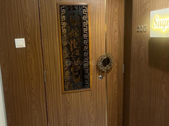 2 BHK Apartment in Santacruz West for resale Mumbai. The reference number is 20975239
