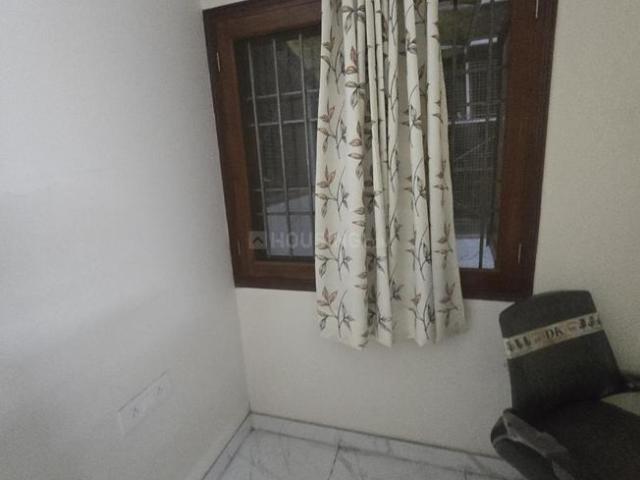 2 BHK Apartment in Sarita Vihar for rent New Delhi. The reference number is 19788654