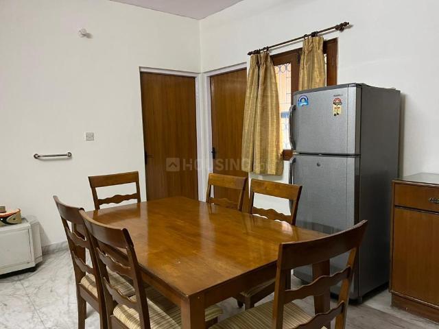 2 BHK Apartment in Sarita Vihar for rent New Delhi. The reference number is 20410349