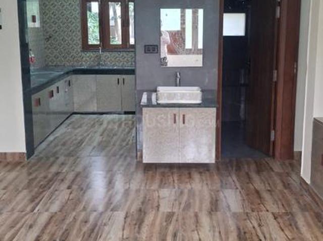 2 BHK Apartment in Sarita Vihar for rent New Delhi. The reference number is 20518068