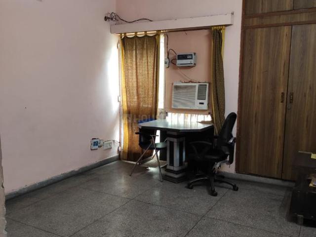 2 BHK Apartment in Sarita Vihar for resale New Delhi. The reference number is 14353580