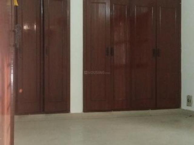 2 BHK Apartment in Sarita Vihar for resale New Delhi. The reference number is 7418969