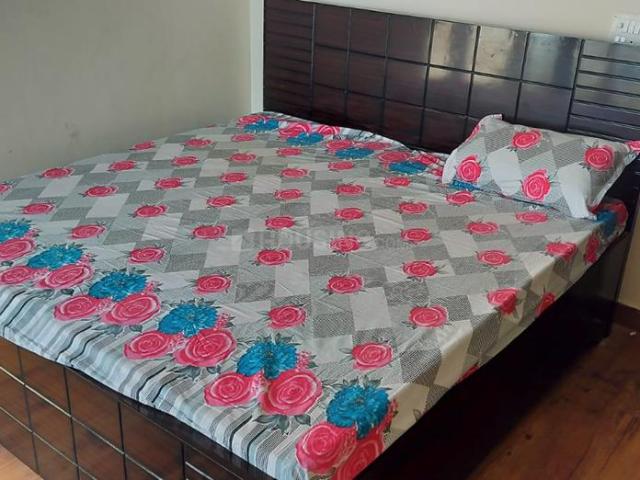 2 BHK Apartment in Sector 143 for rent Noida. The reference number is 20143871