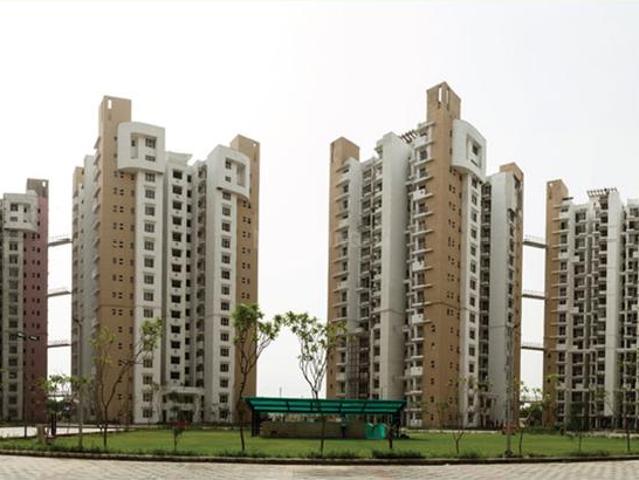 2 BHK Apartment in Sector 143 for rent Noida. The reference number is 20923437