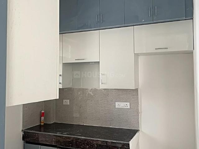 2 BHK Apartment in Sector 143B for rent Noida. The reference number is 18776831