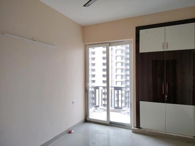 2 BHK Apartment in Sector 143B for rent Noida. The reference number is 18127783