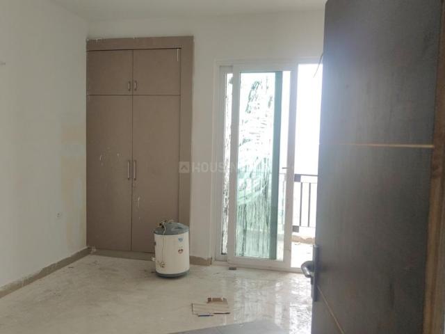 2 BHK Apartment in Sector 143B for rent Noida. The reference number is 20693640