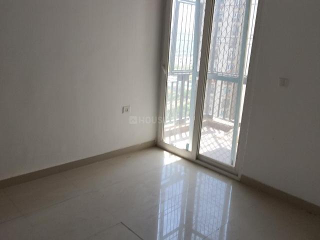 2 BHK Apartment in Sector 143B for rent Noida. The reference number is 20330262