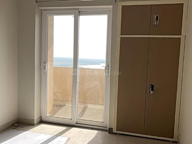 2 BHK Apartment in Sector 150 for rent Noida. The reference number is 19740443
