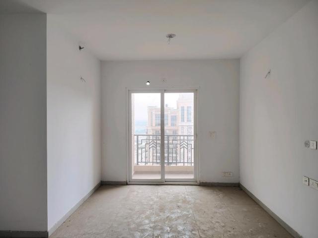 2 BHK Apartment in Sector 150 for rent Noida. The reference number is 20419390