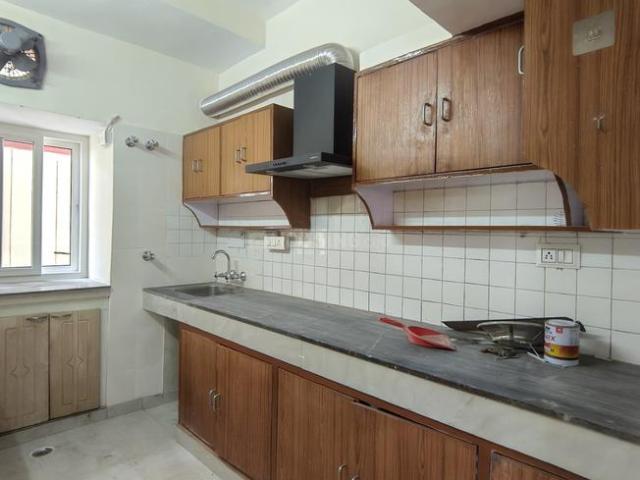2 BHK Apartment in Sector 15 for rent Gurgaon. The reference number is 19780045
