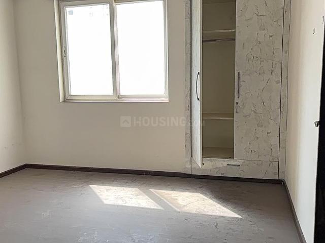 2 BHK Apartment in Sector 168 for rent Noida. The reference number is 19043804