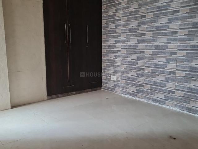 2 BHK Apartment in Sector 168 for rent Noida. The reference number is 20613416