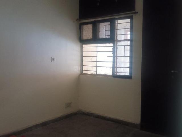 2 BHK Apartment in Sector 17 Dwarka for rent New Delhi. The reference number is 20400467