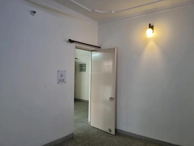 2 BHK Apartment in Sector 18 Dwarka for rent New Delhi. The reference number is 19996746