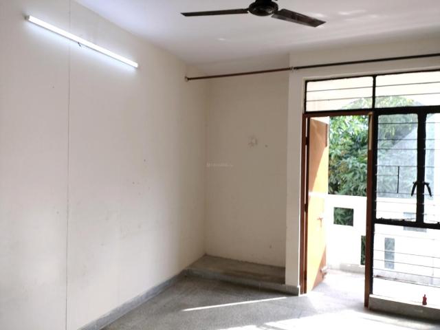 2 BHK Apartment in Sector 18 Dwarka for resale New Delhi. The reference number is 18148258