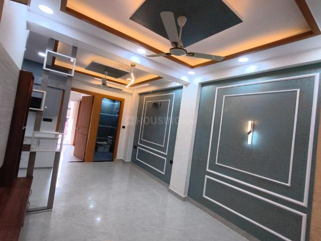 2 BHK Apartment in Sector 18 for resale Noida. The reference number is 20979776
