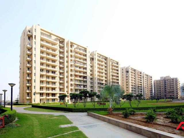 2 BHK Apartment in Sector 103 for resale Gurgaon. The reference number is 20339751