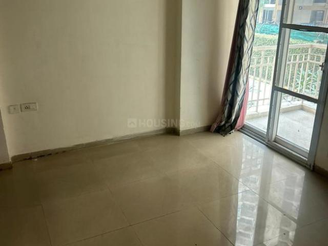 2 BHK Apartment in Sector 100 for rent Noida. The reference number is 19833378