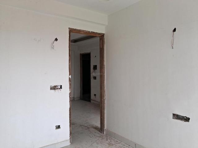 2 BHK Apartment in Sector 101 for resale Noida. The reference number is 20910928