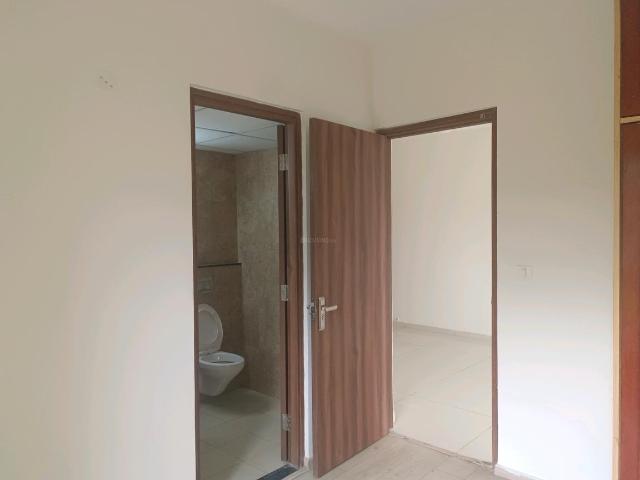 2 BHK Apartment in Sector 102 for rent Gurgaon. The reference number is 18746501