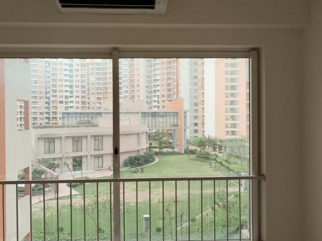 2 BHK Apartment in Sector 102 for rent Gurgaon. The reference number is 19892169