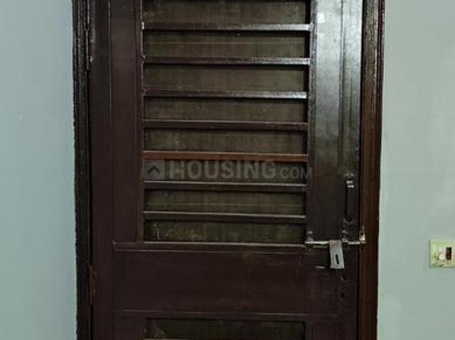 2 BHK Apartment in Sector 102 for rent Noida. The reference number is 20203556