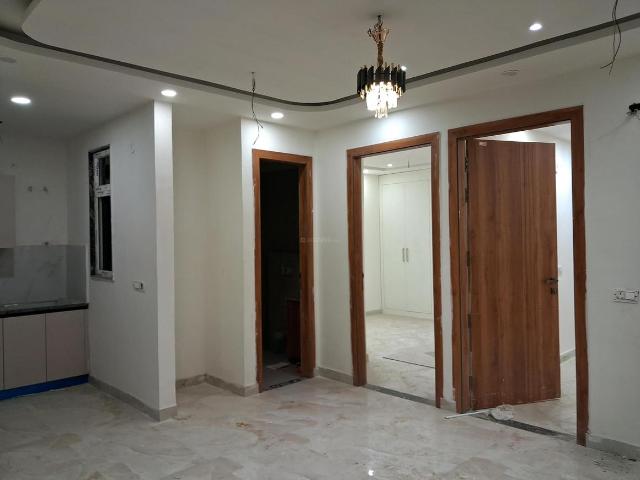2 BHK Apartment in Sector 102 for resale Noida. The reference number is 19829324