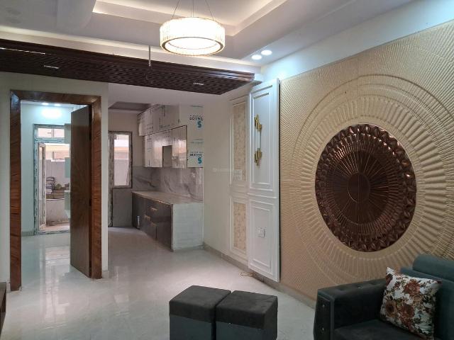 2 BHK Apartment in Sector 102 for resale Noida. The reference number is 19987286