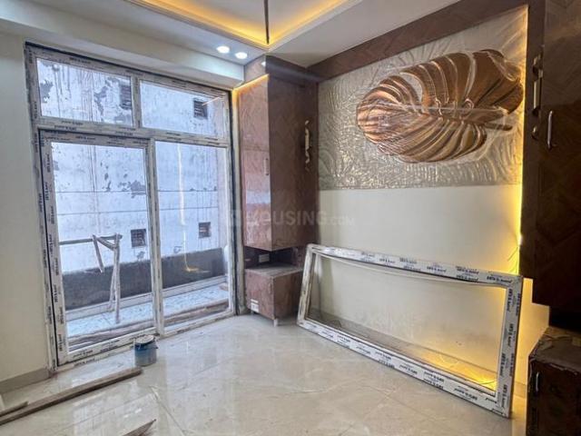 2 BHK Apartment in Sector 102 for resale Noida. The reference number is 20739063