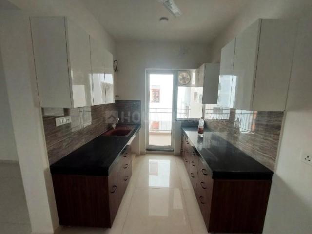 2 BHK Apartment in Sector 102 for resale Gurgaon. The reference number is 17509384