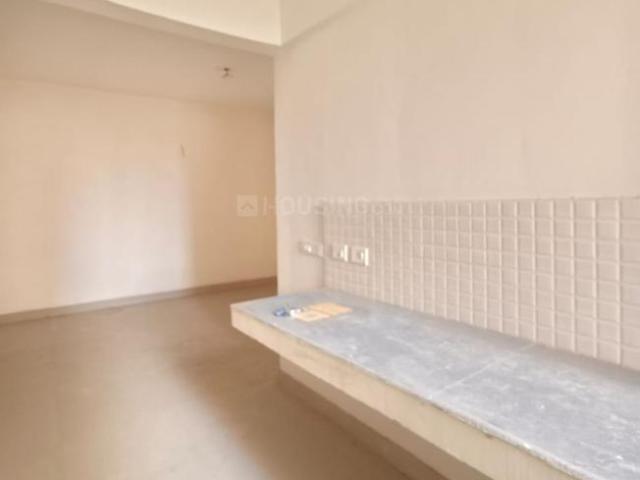 2 BHK Apartment in Sector 102 for resale Gurgaon. The reference number is 18813405