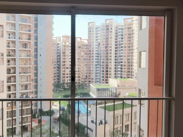 2 BHK Apartment in Sector 102 for resale Gurgaon. The reference number is 19962365