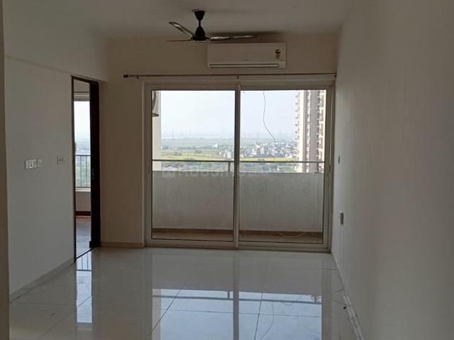2 BHK Apartment in Sector 102 for resale Gurgaon. The reference number is 20855706