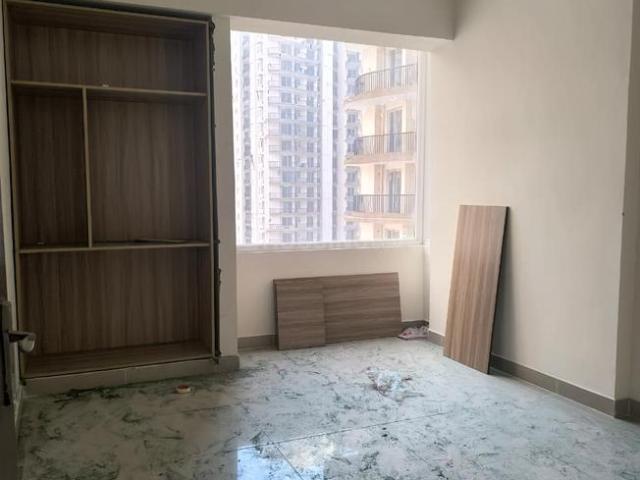 2 BHK Apartment in Sector 107 for rent Noida. The reference number is 18837068