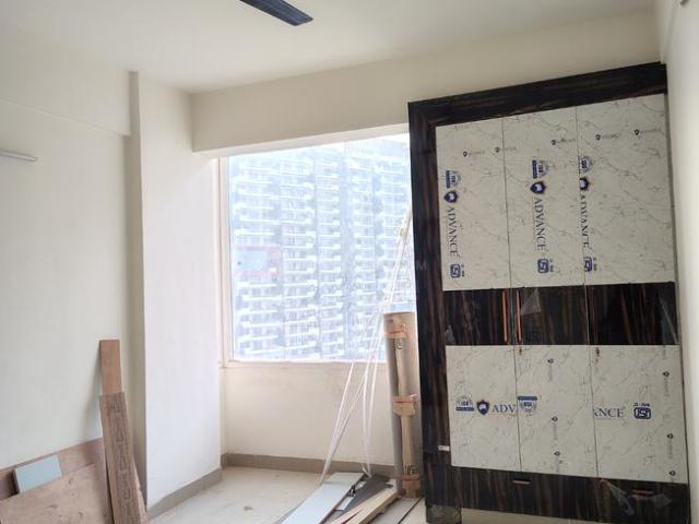 2 BHK Apartment in Sector 107 for resale Noida. The reference number is 19294298