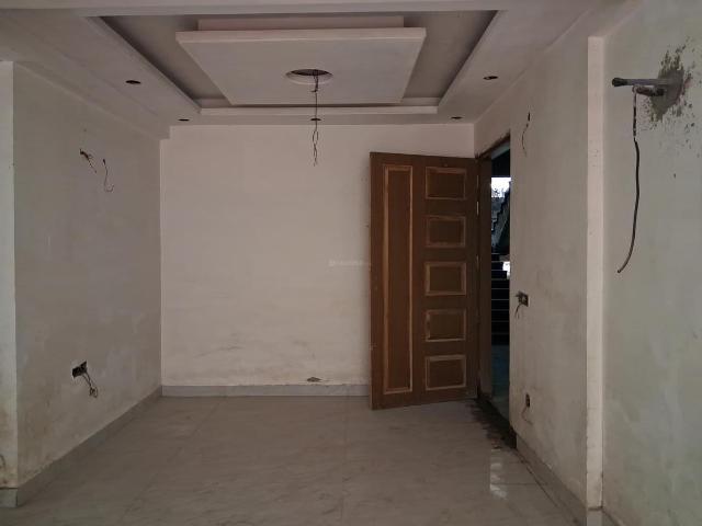 2 BHK Apartment in Sector 104 for resale Noida. The reference number is 19864612
