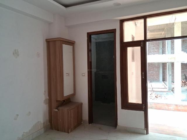2 BHK Apartment in Sector 104 for resale Noida. The reference number is 19865131