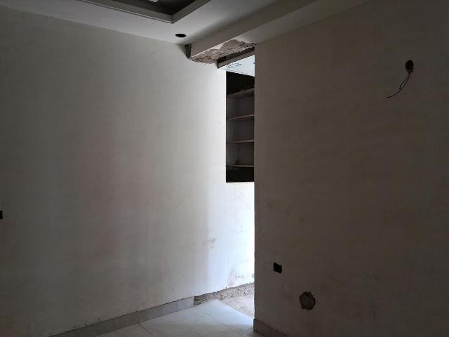 2 BHK Apartment in Sector 104 for resale Noida. The reference number is 19873093