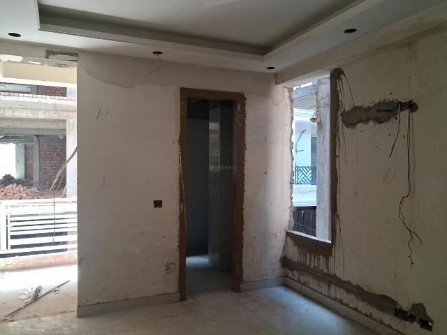 2 BHK Apartment in Sector 104 for resale Noida. The reference number is 19906763