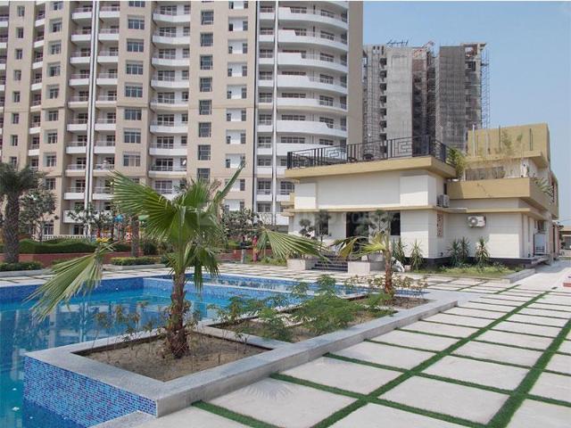 2 BHK Apartment in Sector 108 for resale Gurgaon. The reference number is 19702310