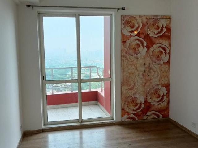 2 BHK Apartment in Sector 110 for rent Noida. The reference number is 7177541