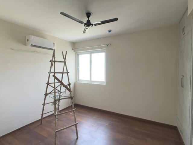 2 BHK Apartment in Sector 110 for rent Noida. The reference number is 20668023